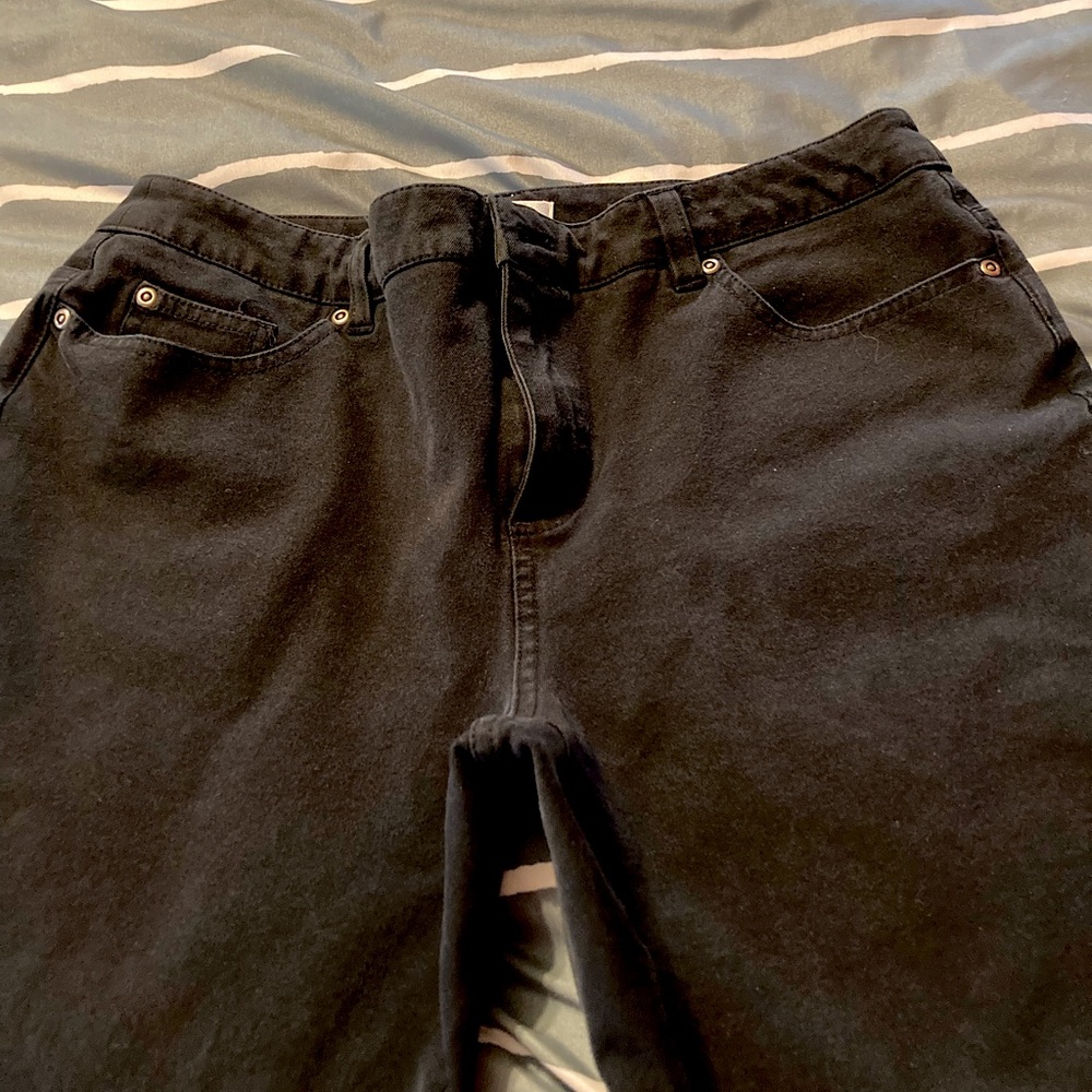 Women’s black jeans. 12P